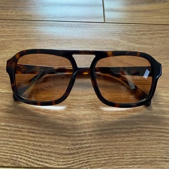 VEHLA Dixie Sunglasses Choc Tort/Cinnamon - www.theoakleygroves.com